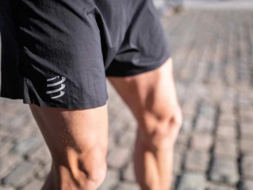 Short de Running Compressport Racing Split Overshort Negro Hombre - Imagen 3