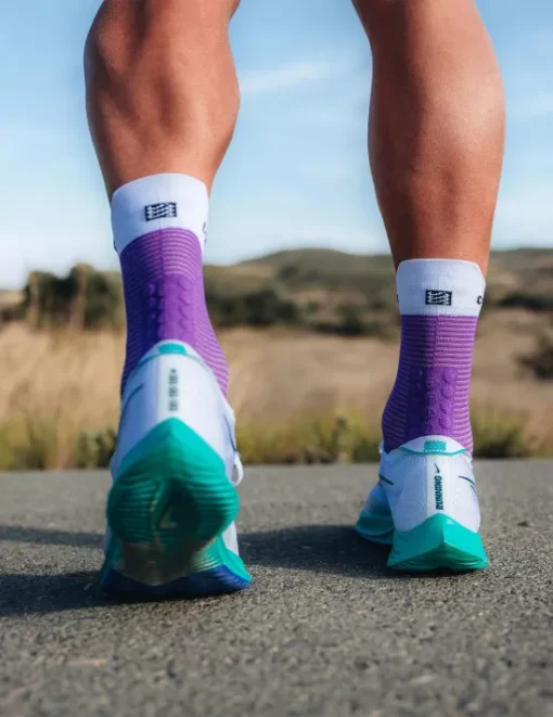 Calcetines Pro Racing Socks RUN HIGH V4.0 Royal/ Lilac - Compressport - Imagen 4