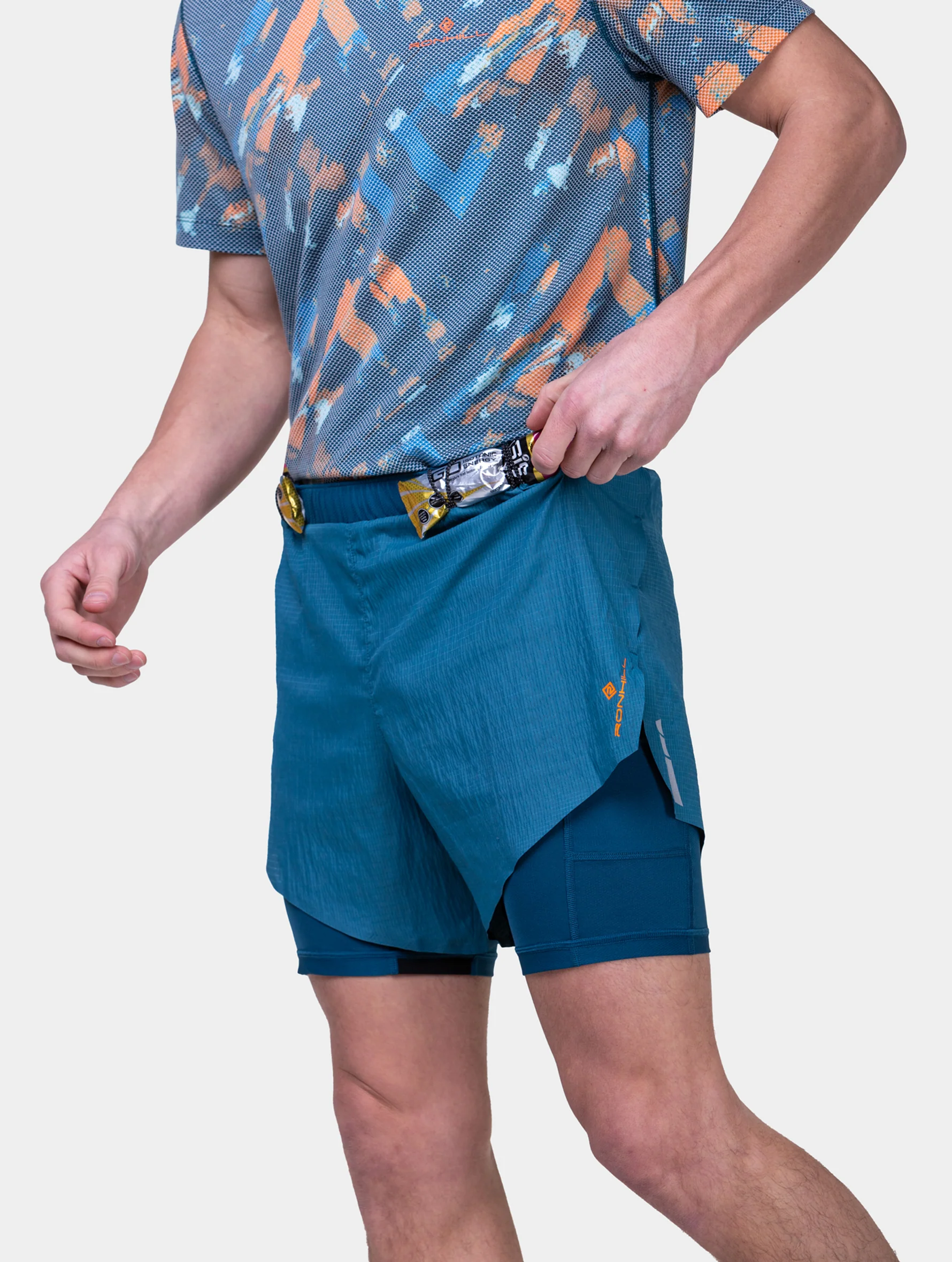 Short de Running Tech Race Twin Ronhill Hombre Azul Grisáceo - Imagen 3