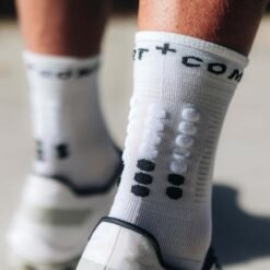 Imagen de Calcetines Running Compressport Unisex Blanco Negro Antideslizante 4