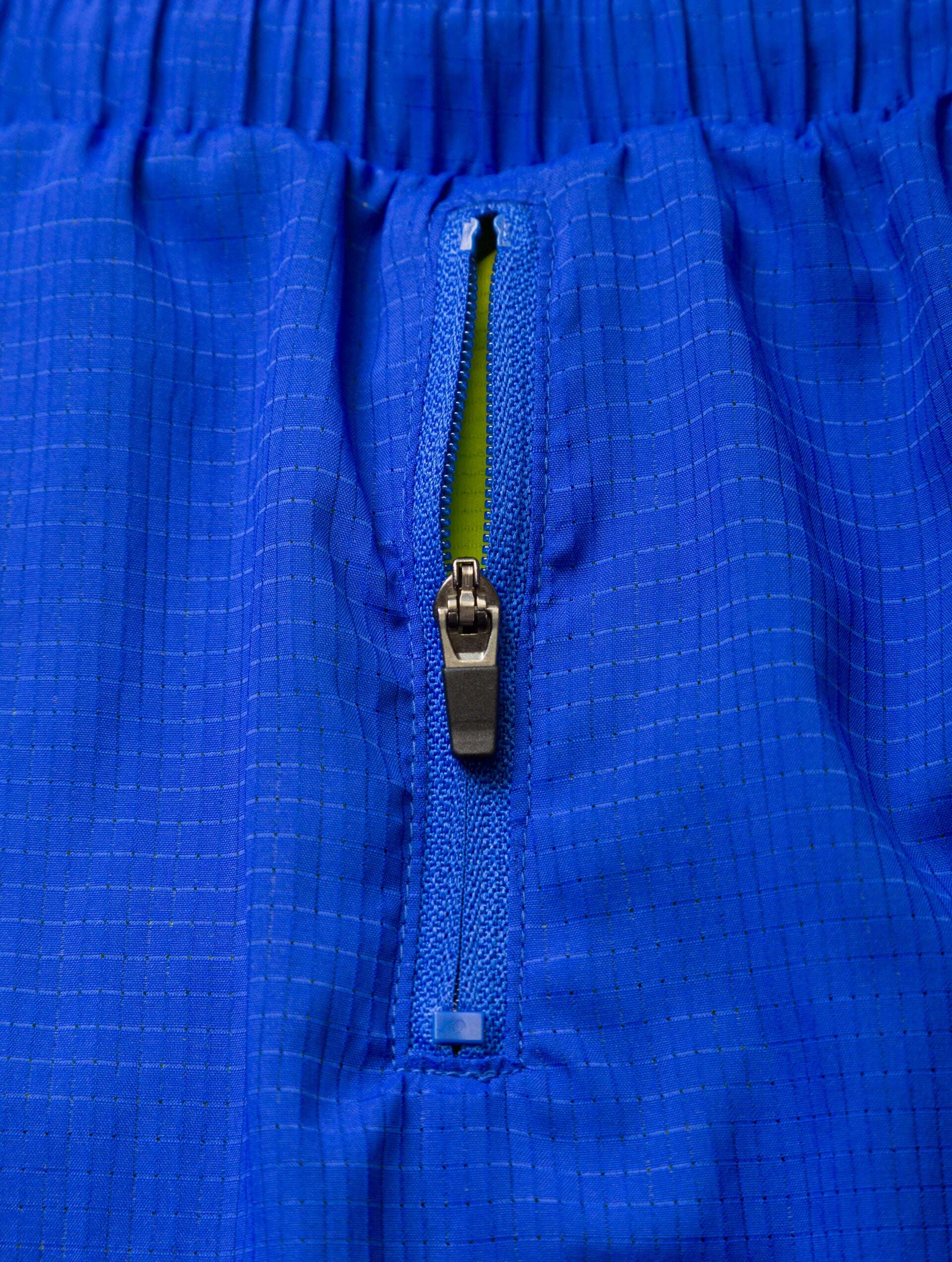 Short Tech Race Short Hombre Negro - Ronhill - Imagen 12
